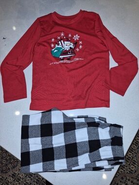 Kids Pajamas Red Santa Long Sleeve Shirt Black Plaid Pants Sz 8